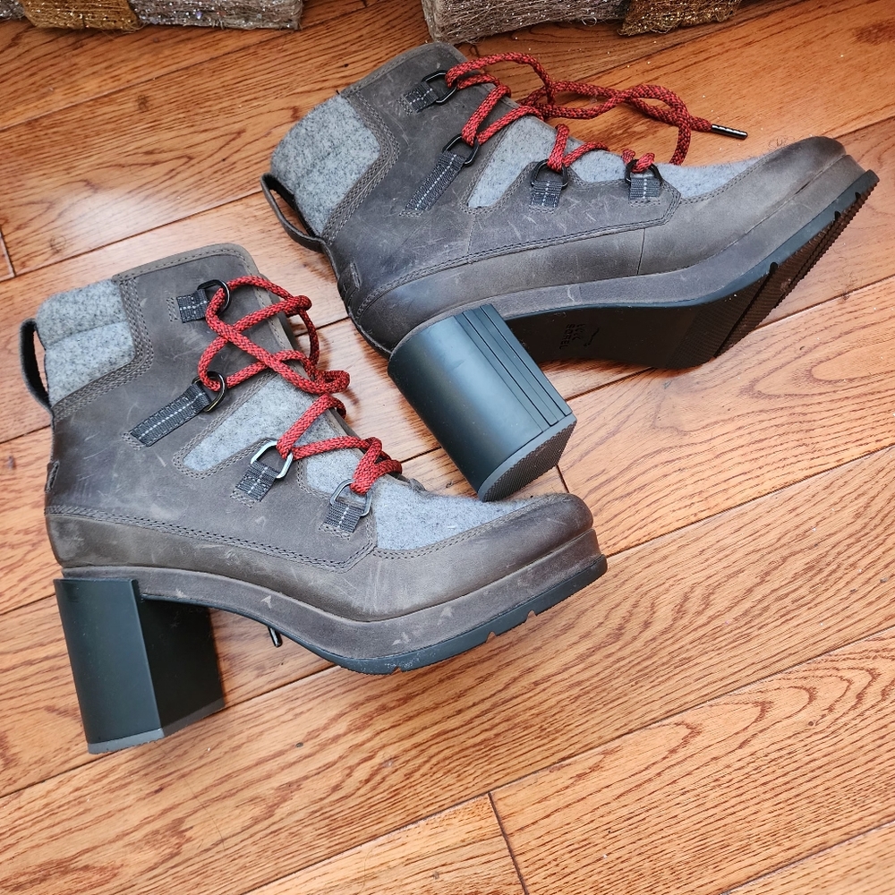 Womens Sorel boots size 10 Brand new